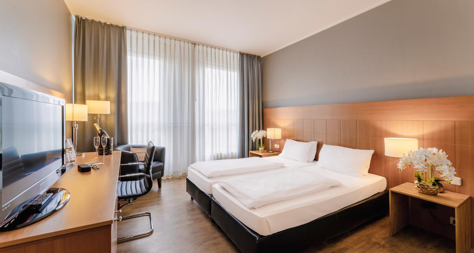 Bedroom 2, Park Consul Koln, Köln