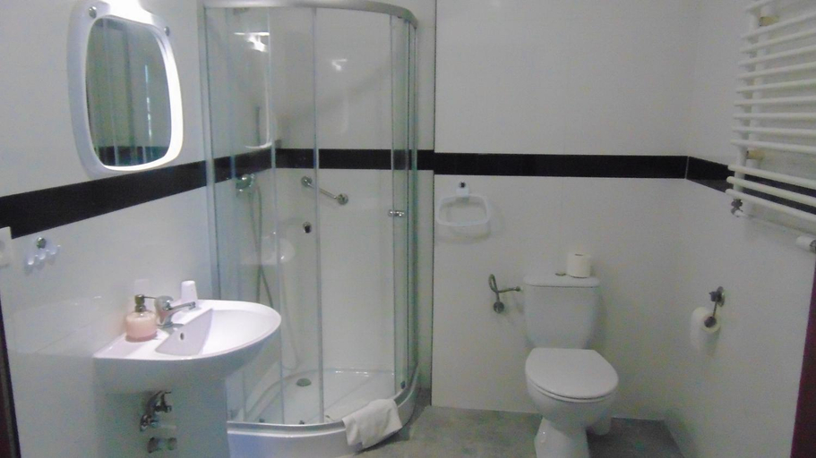 Bathroom 3, Hotel Zbyszko, Szczecin