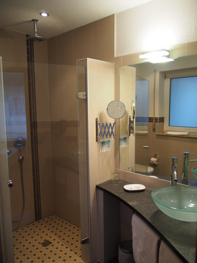 Bathroom, ALTE LINDE Landhotel & Restaurant, Ostalbkreis