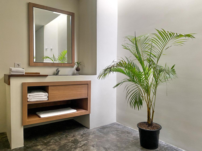 Bathroom 22