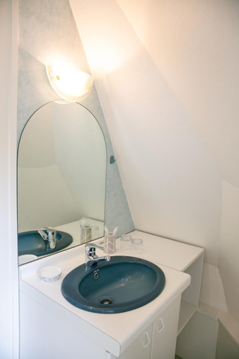 Bathroom 5, Château de Saint-Germain, Saône-et-Loire