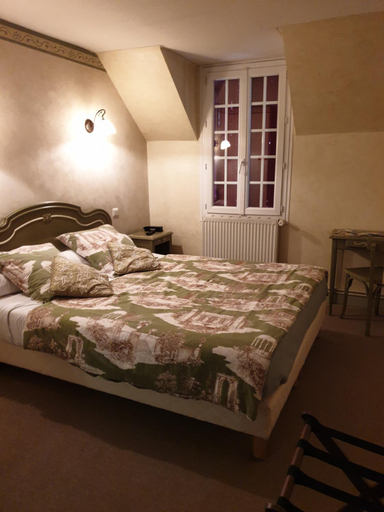 Others 4, Hostellerie Belle Rive, Lot