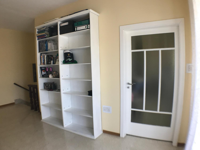 Others 5, Corner Townhouse 1Km from University