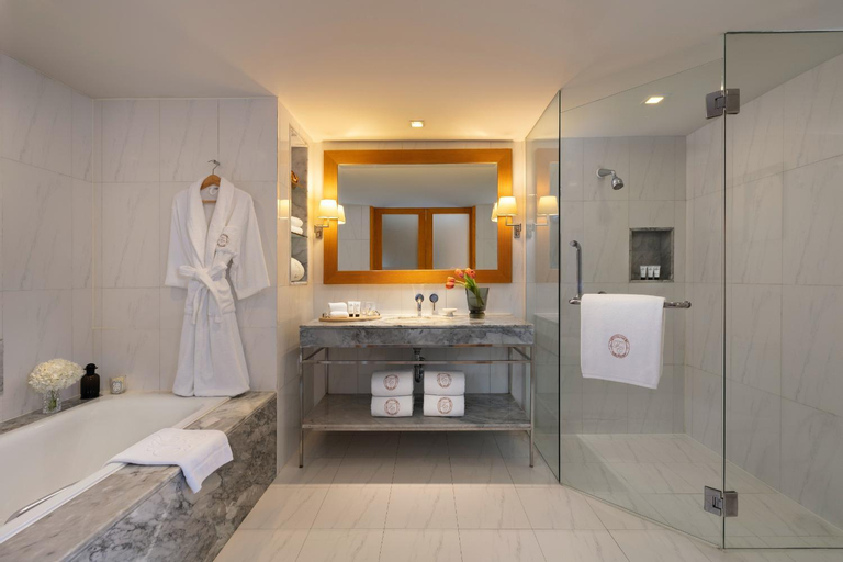 Bathroom 18