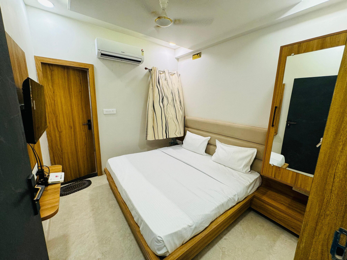 Bedroom 3, Hotel Najaf Palace 200 Mtrs from Dargah, Ajmer