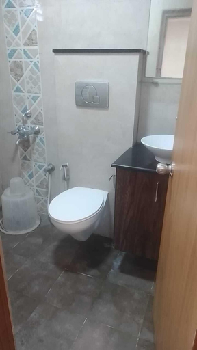 Bathroom 5, hotel orange park, Bangalore