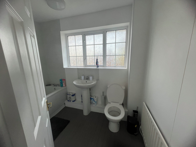 Bathroom 4, The Coral Guest House Winchester, Hampshire