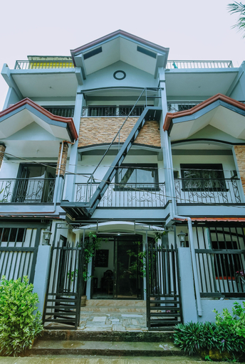 Hymn's Tourist Inn, Coron