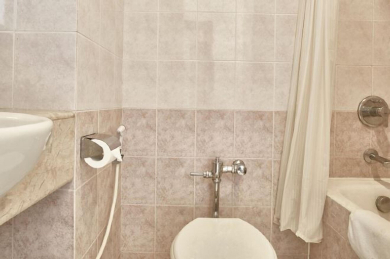 Bathroom 7
