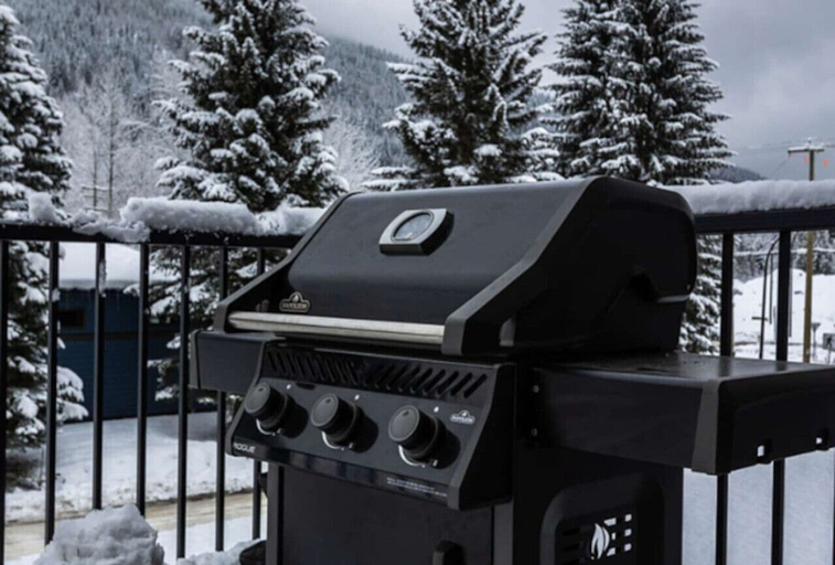 Others 5, Q's Hideaway, Columbia-Shuswap