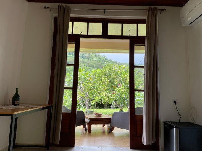 Others 2, Villa Ura