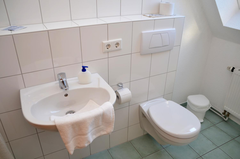 Bathroom 3, Velcrea, Höxter