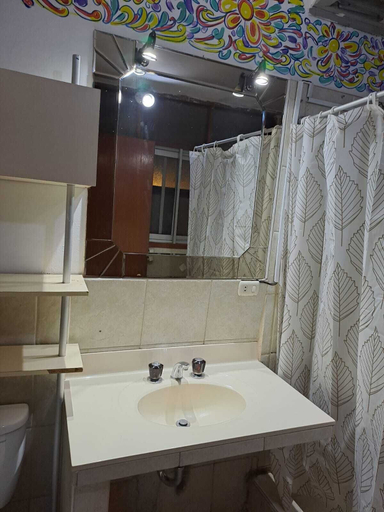 Bathroom 2, munay apartment, Cusco