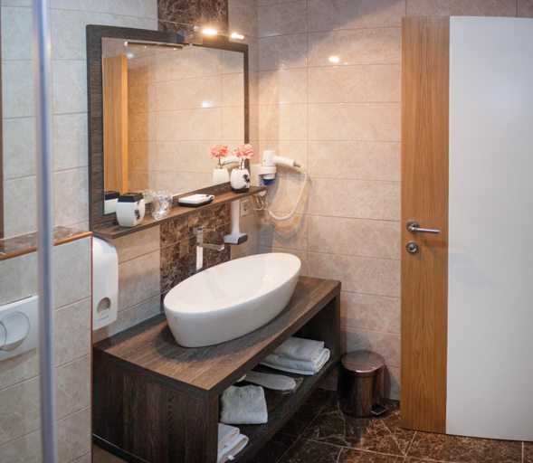 Bathroom 4, Hotel Rekic, Una-Sana