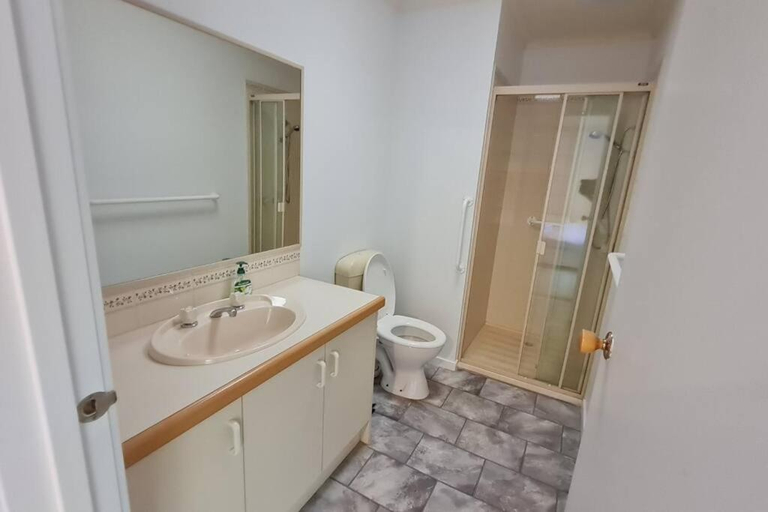 Bathroom 14