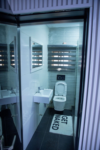 Bathroom, NewLand Hotels and Apartments, AbujaMun
