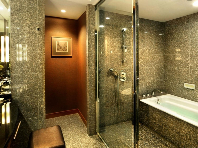 Bathroom 30