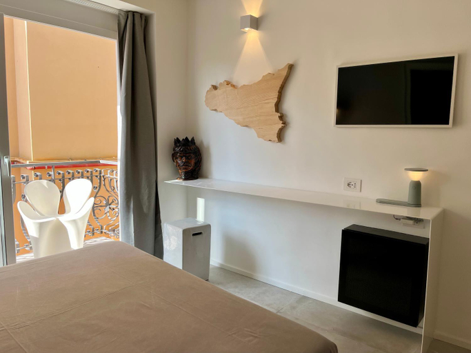 Bedroom 3, Don Diego Luxury Rooms, Messina