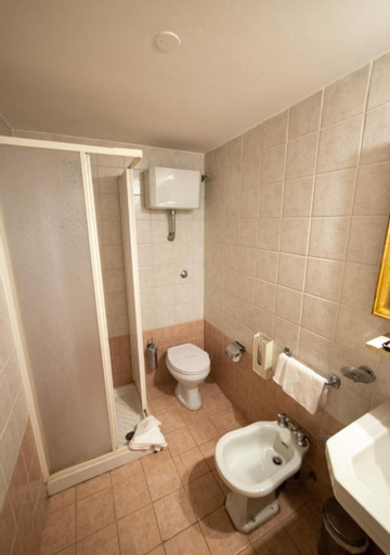 Bathroom 9