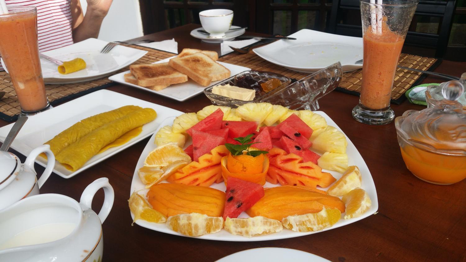 Food & Drinks, Lavendra Paradise, Ella