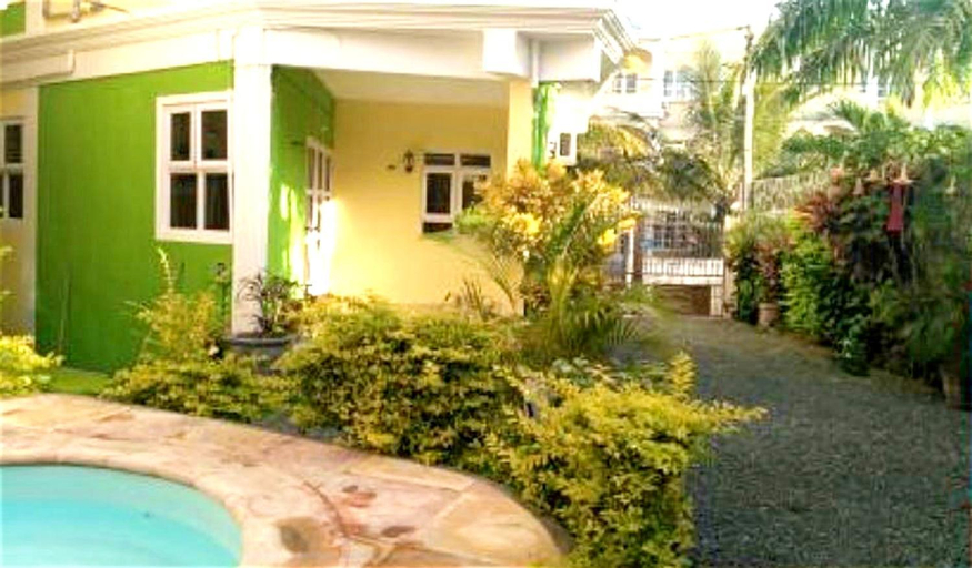 Charming Apartment in Pereybere with Shared Pool, 75 m²