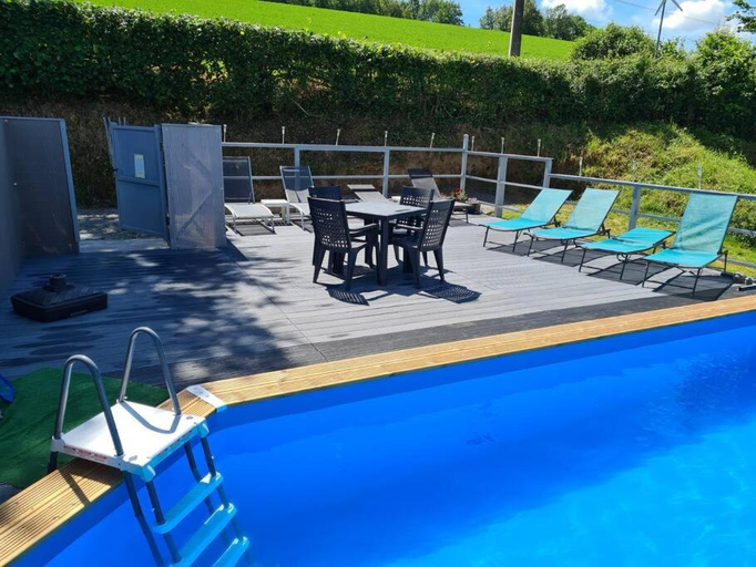 Sport & Beauty 2, Millstone Gite 2, two bed apartment + shared pool, Charente