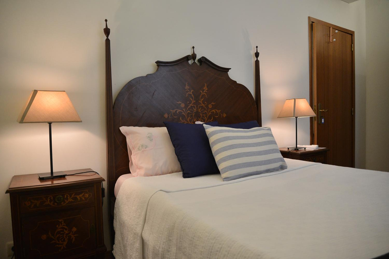 Others 5, Casa azul, Gouveia