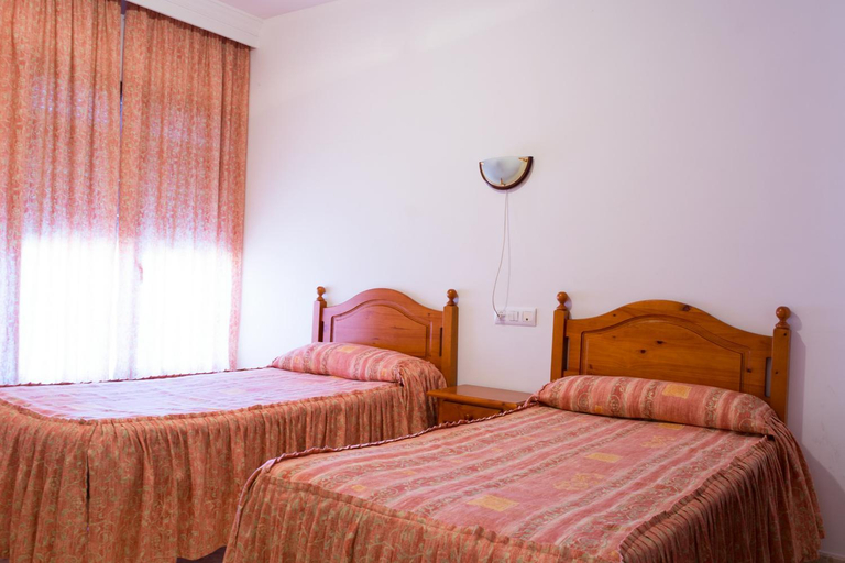 Bedroom 2, Hotel Alfar, Córdoba