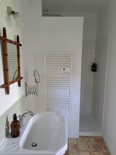 Bathroom 22