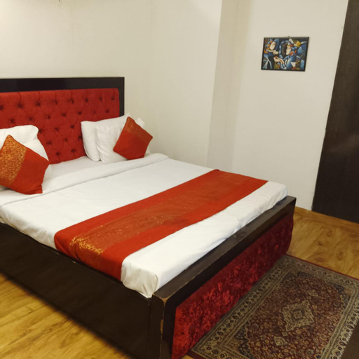 5, Prestige Apartments, West
