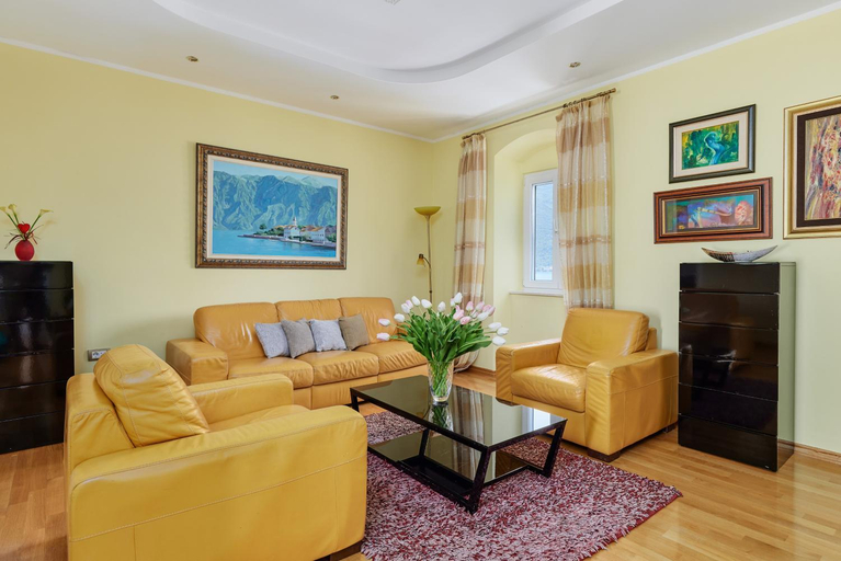 Others 2, Konoba 224 Apartments
