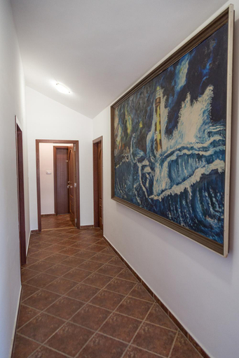 Others 4, Apartment Damjan