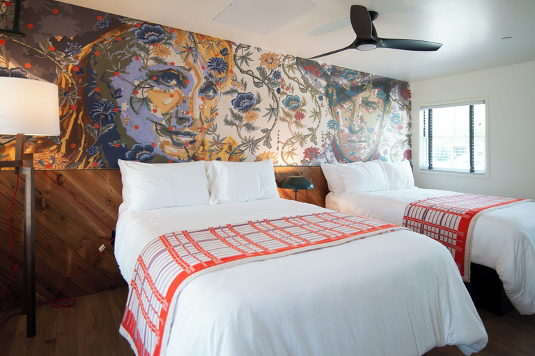 Bedroom 3, Talbot Commons Hotel, Williamson