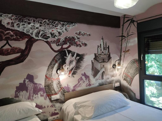 Bedroom 4, Magic Family Pinto, Madrid