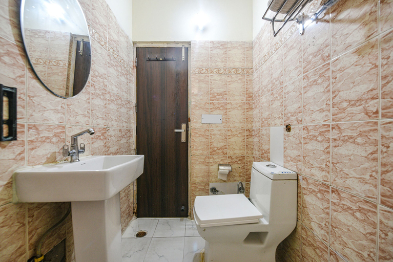 Bathroom 4, Fabhotel Royal Inn, Chandigarh