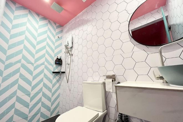 Bathroom 27