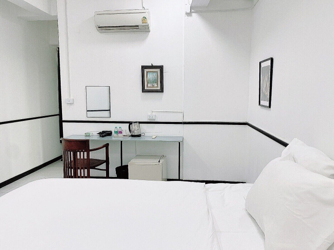Others 5, Bob House MRT Hua Lamphong, Bang Rak