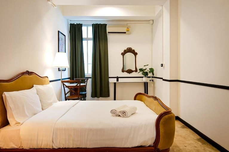 Bedroom 2, The Character Yaowarat, Samphantawong