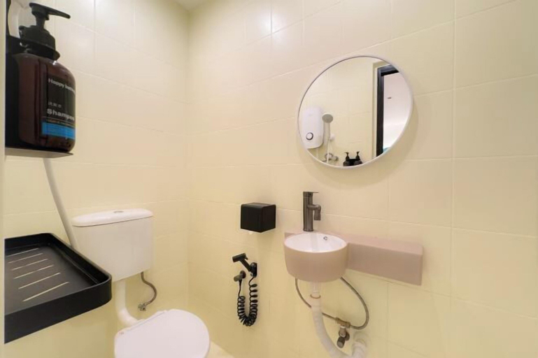 Bathroom 22