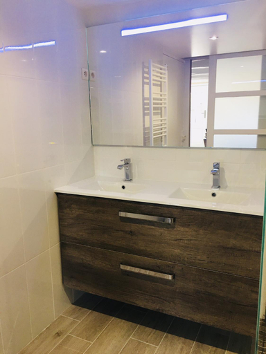 Bathroom 3, Au Bord de La Dhuy, Haute-Marne