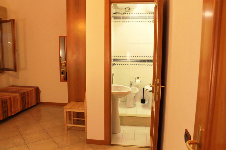 Bathroom 4, Nuova Fiera B&B, Roma