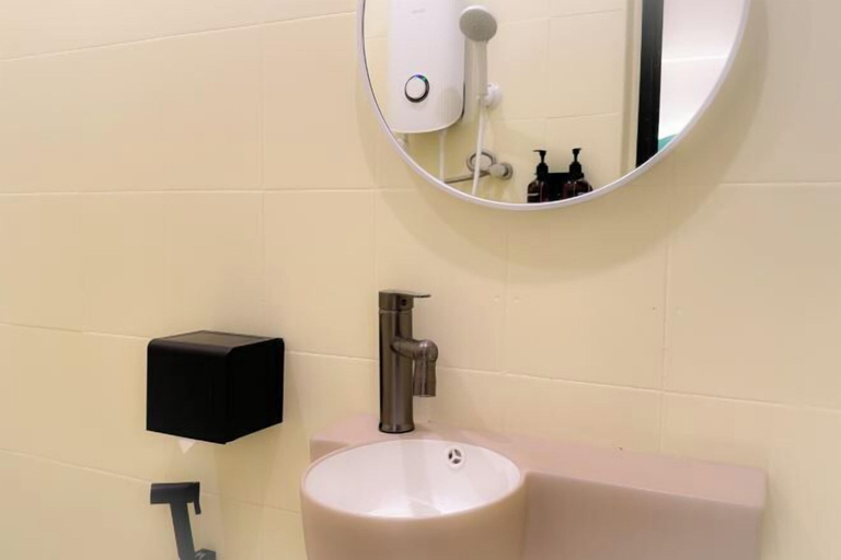 Bathroom 25
