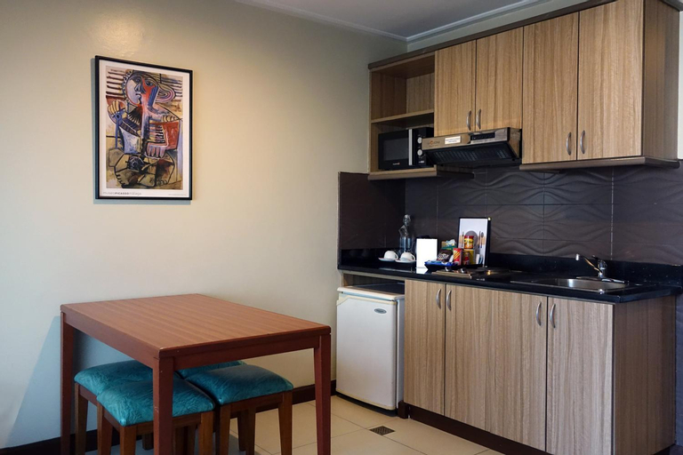 Dining Room 11