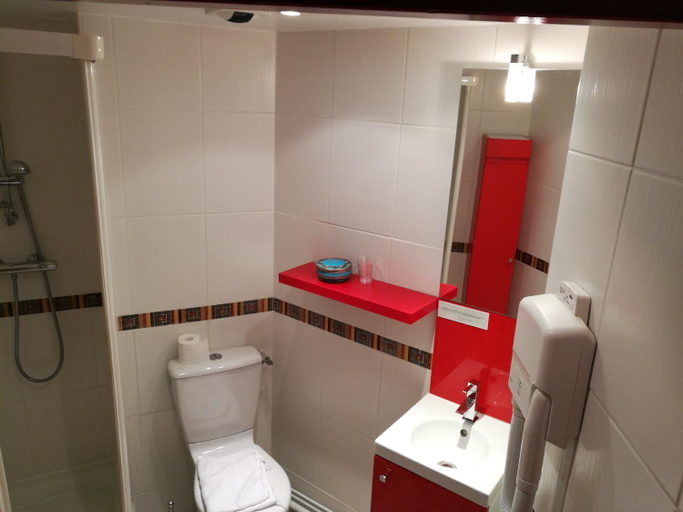 Bathroom 3, Le relais du Haut Limousin, Haute-Vienne