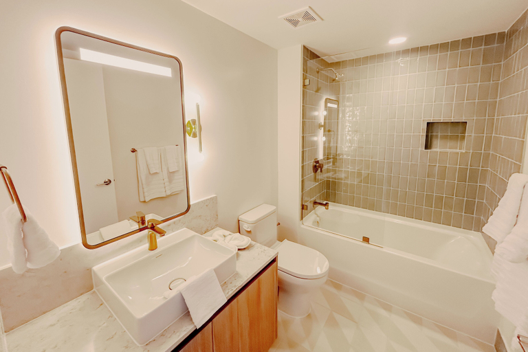 Bathroom 4, Luxurious Downtown Escape, Miami-Dade