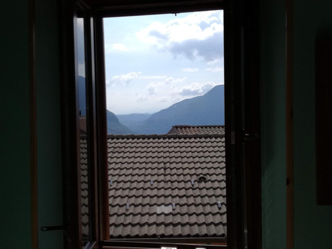 Others 5, casa tarcisio, Como