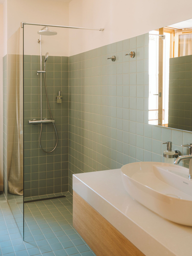 Bathroom 5, Le Saint Hubert, Vaucluse