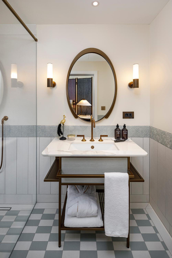 Bathroom 9