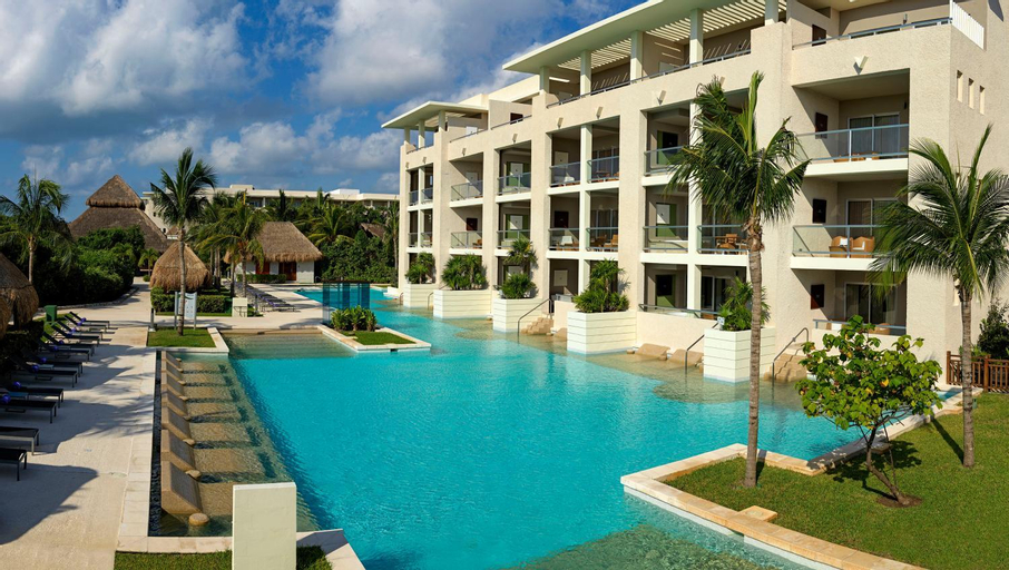 Exterior 17