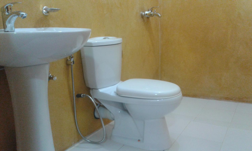 Bathroom 2, Aroma Heaven Homestay, Ella